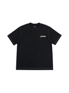 T-shirt Essence Tee LUMIS noir posé à plat, vue de face : logo brodé, surpiqûres blanches, coton 250 g/m²