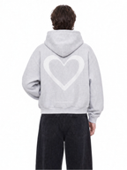 Dos du hoodie LOVE U LUMIS gris chiné porté par un homme : grand cœur brodé et écriture brodée